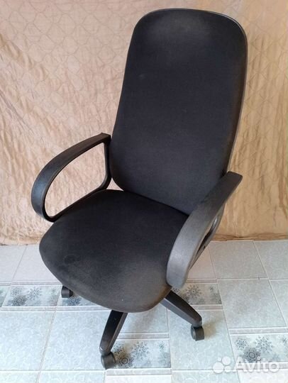 Компьютерное офисное кресло