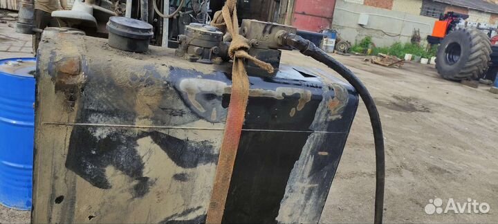 Ком насос бак на зф 9 -16. Продам