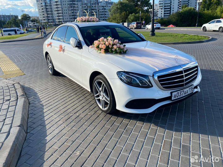 Свадебный декор на машину, украшение