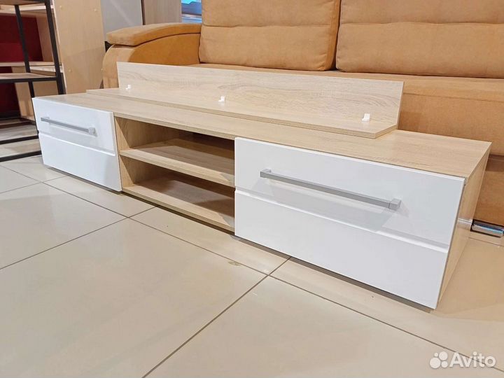 Тумба под тв с полкой