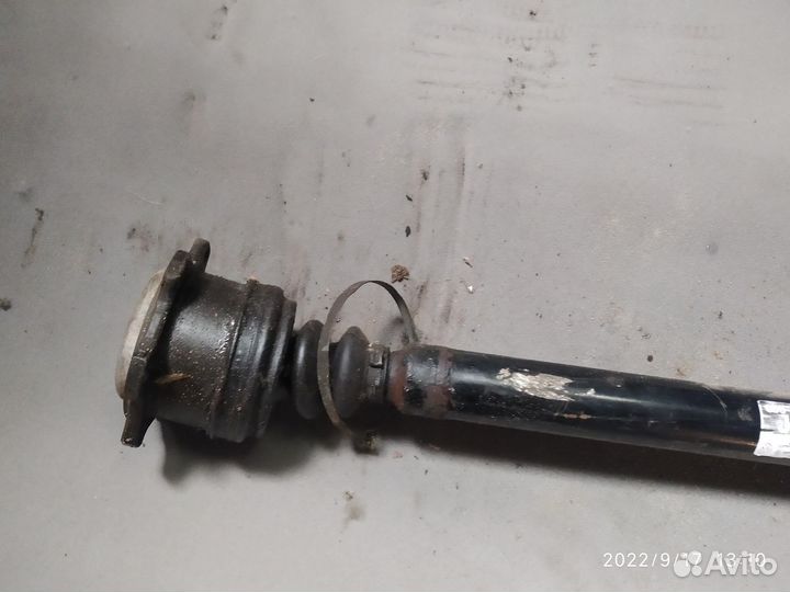 Полуось передняя левая (приводной вал, шрус) Audi