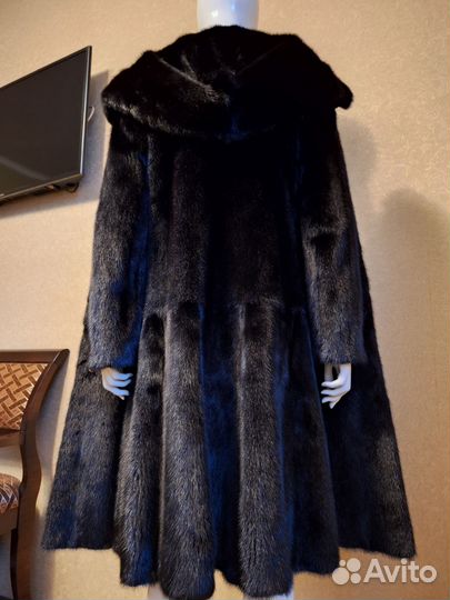 Шуба норковая с капюшоном 44