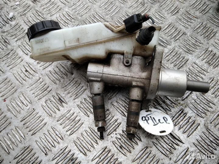 Цилиндр тормозной главный Ford