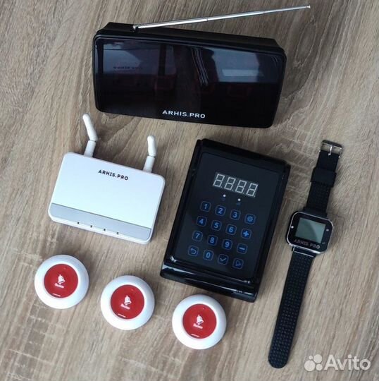 Кнопка вызова официанта с часами, табло, усилитель