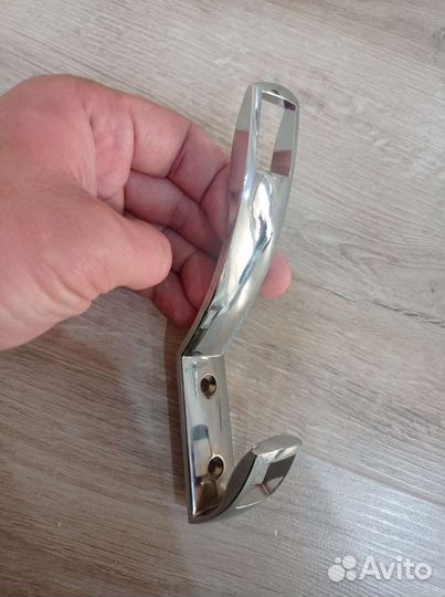 Крючок мебельный