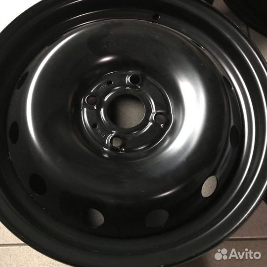 Новые диски R15 Rio Solaris под оригинал колпак 15