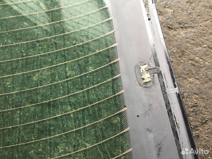 Стекло заднее Opel Omega B рест. 2001