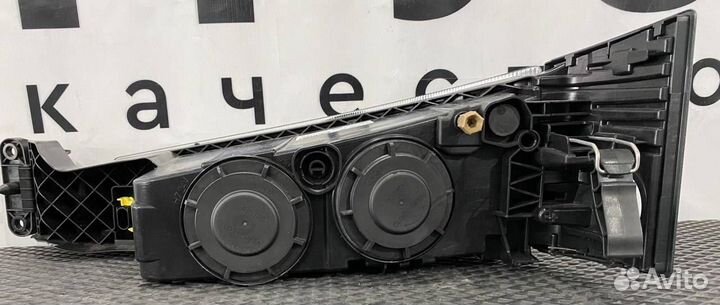 Фара противотуманная правая Volvo FH4 82140744