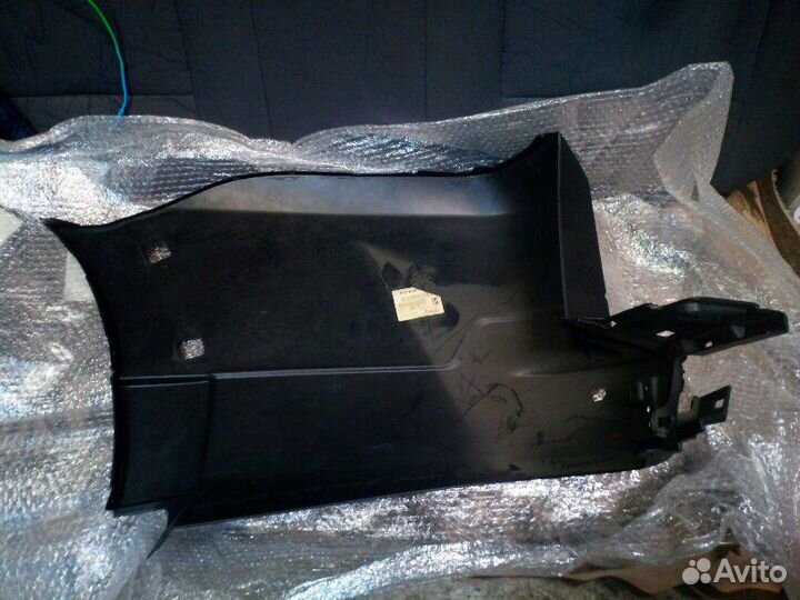 Бампер задний правый Mitsubishi Pajero 4