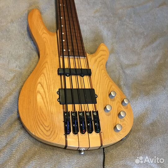 Ashtone бас гитара 5 струн