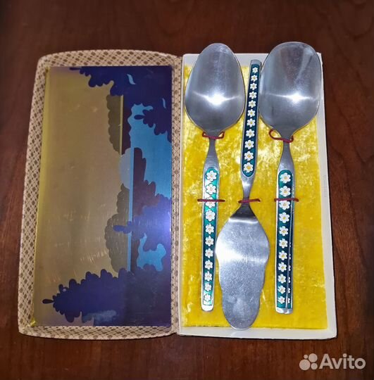 Набор столовых приборов для сервировки