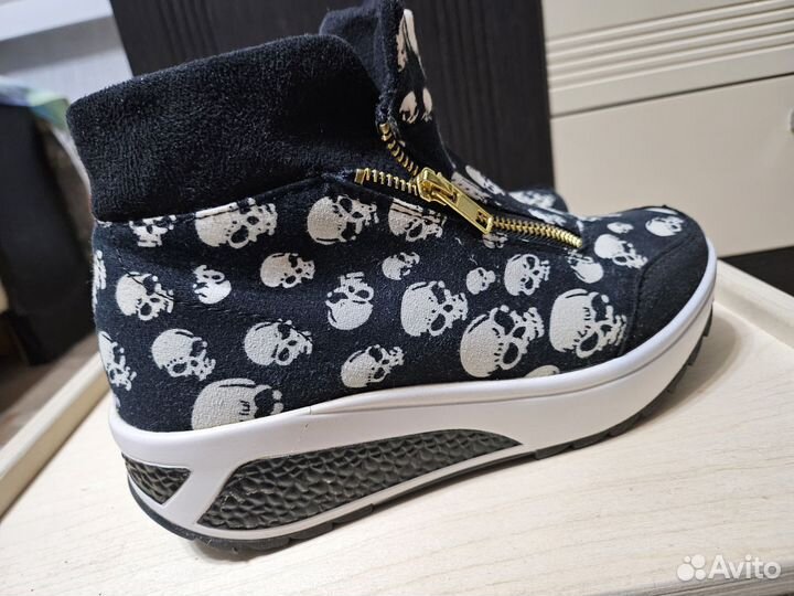 Демисезонные ботинки (кроссовки)