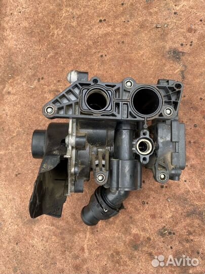 Водяной насос с термостатом (Skoda Octavia A7