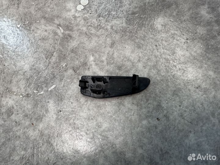 Заглушка обшивки двери правая Ford Focus 3