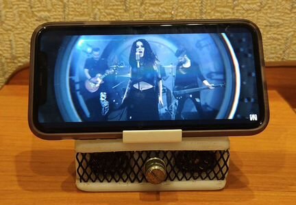 Блютуз колонка подставка для телефона