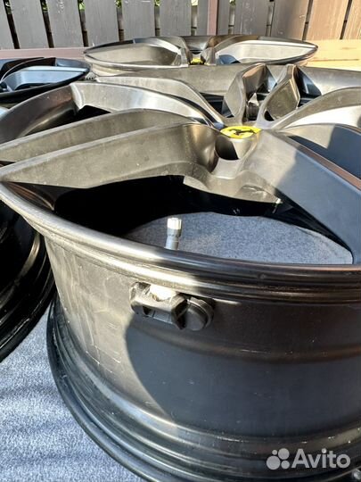 Диски разноширокие Ferrari FF