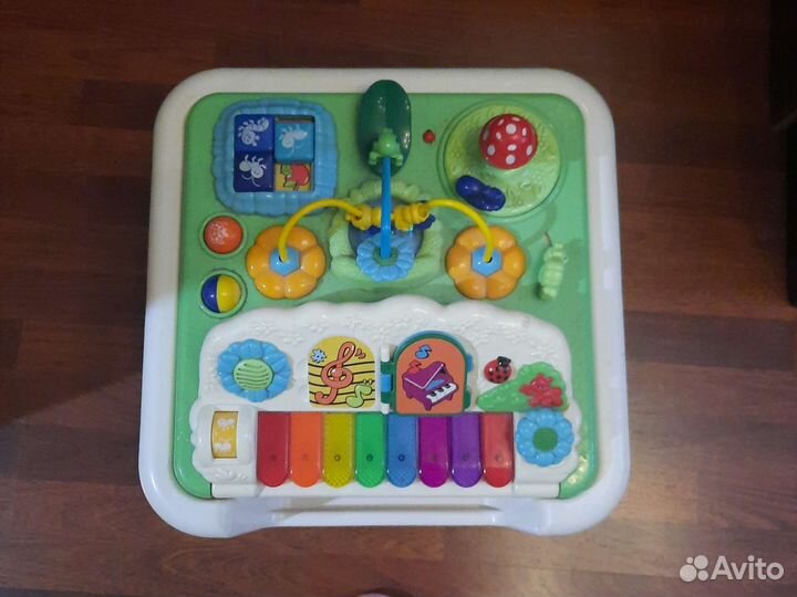 Развивающий столик chicco