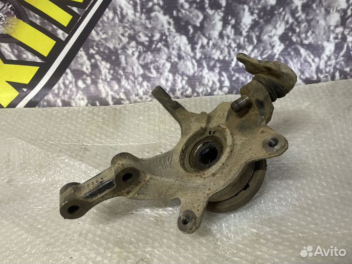 Кулак поворотный передний правый Laguna 2 с ABS