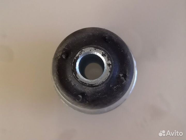 Втулка балки моста 985421 на Ауди 80, 90