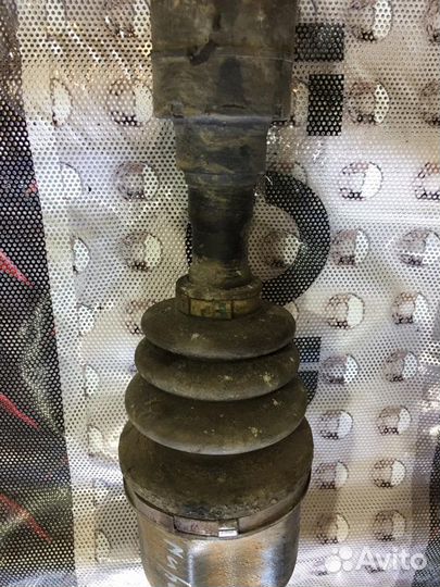 Привод передний правый Mitsubishi Mirage,4G13