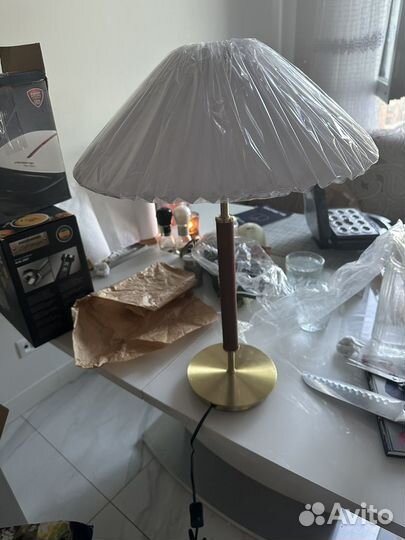Лампа настольная Shade H&M