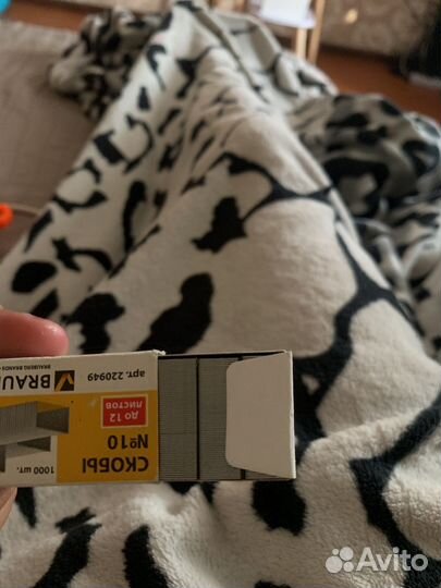 Степлер для бумаг + скобы в подарок