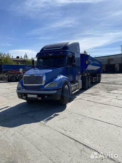 Freightliner Columbia с полуприцепом, 2005