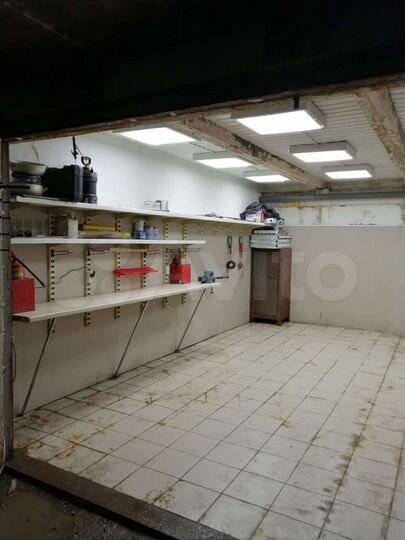 Гараж, > 30 м²