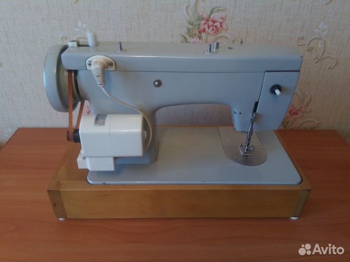 Швейная машина Подольск 142