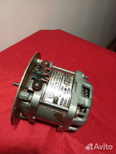 Ретро Электродвигатель кд-3,5А СССР
