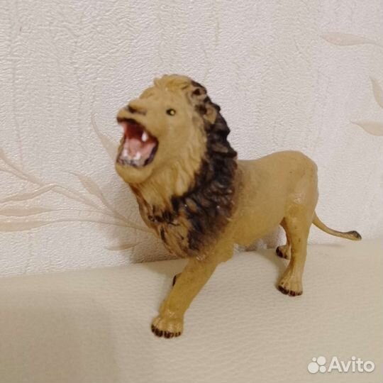 Фигурка Льва