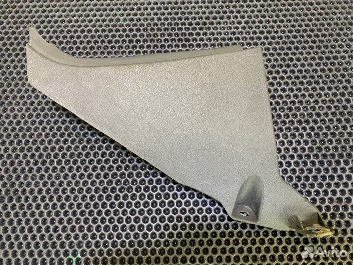 Накладка на порог салона лев. Lexus LX570