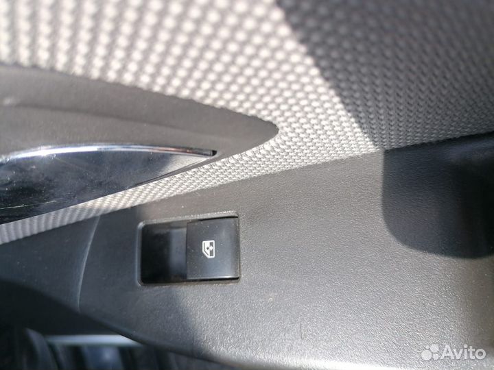 Кнопка стеклоподъемника Шевроле Круз