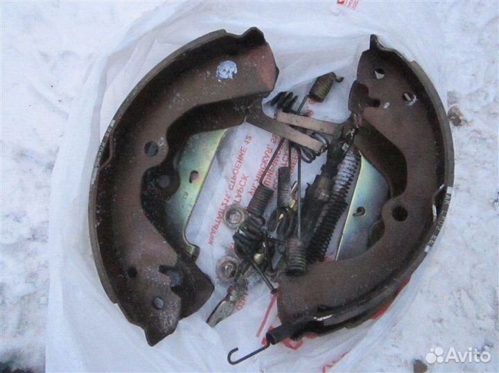 Тормозной механизм задний Nissan R'nessa N30