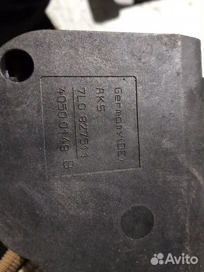 Доводчик (замок) крышки багажника Cayenne VW touar