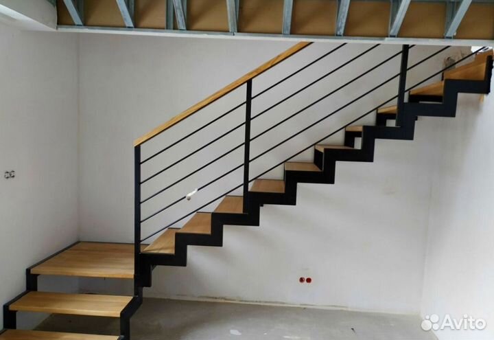 Лестница в коттедж