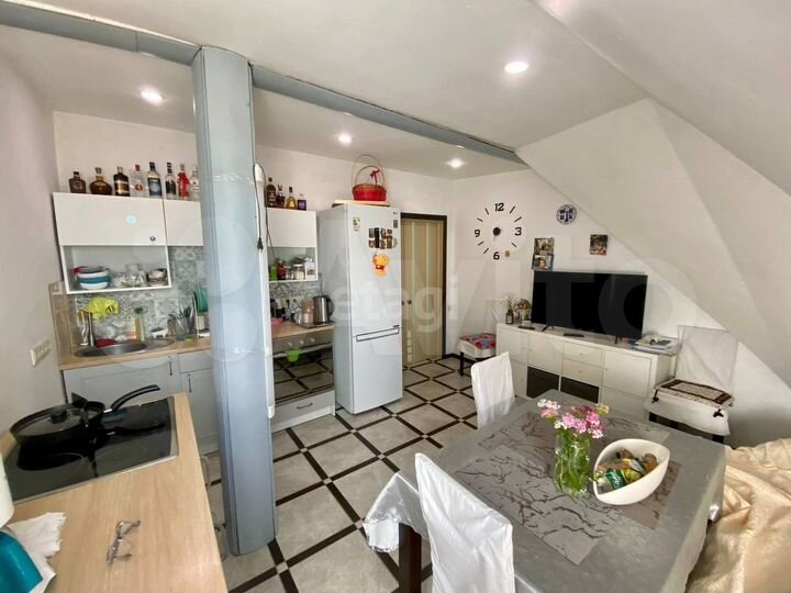 2-к. апартаменты, 79 м², 4/4 эт.