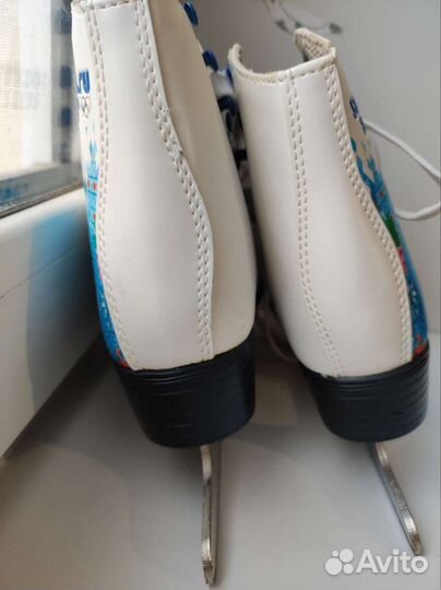 Коньки фигурные для девочки