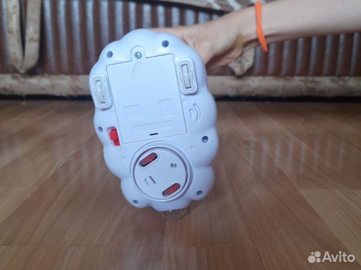 Игрушка музыкальный зайчик на колесах