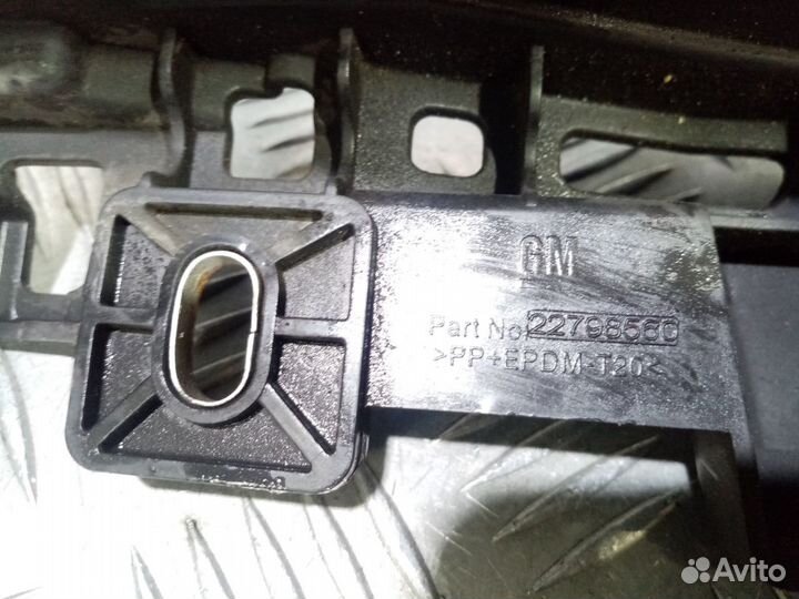 Б/У Кронштейн бампера переднего центральный#001