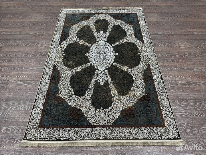 Ковер новый 1.56х2.3 Иран