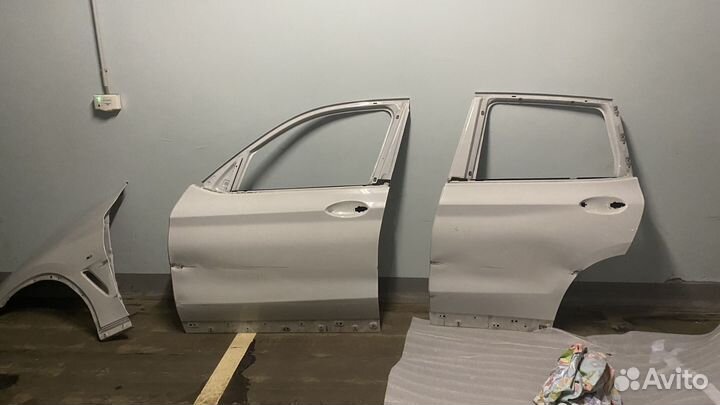 Левая сторона BMW X3, G01