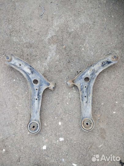 Передние рычаги Mazda 2