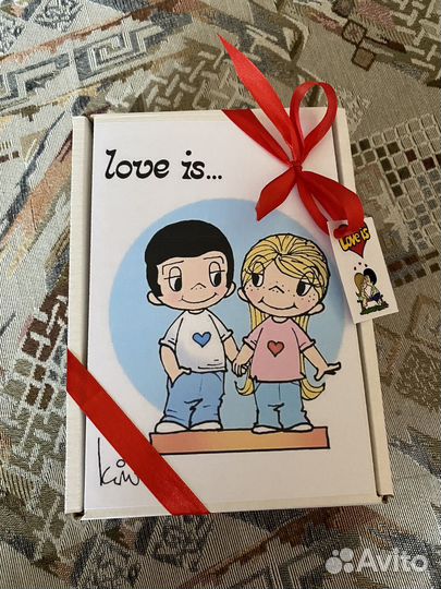 Подарок love is