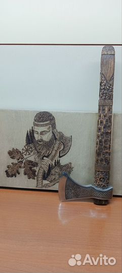 Топор резной 