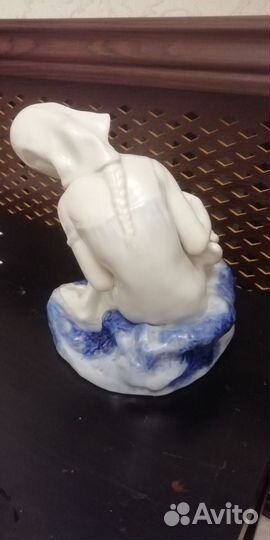 Фигурка фарфор