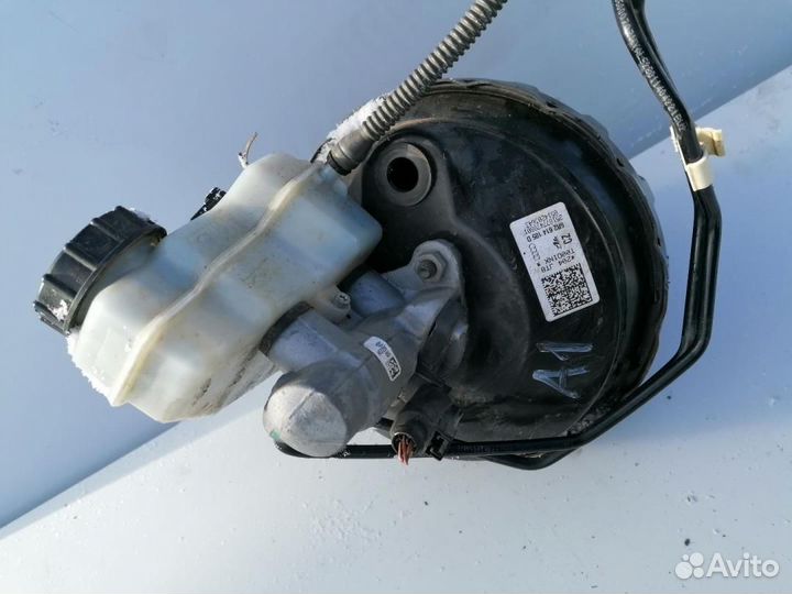 Главный тормозной цилиндр Audi A1 8X 2014