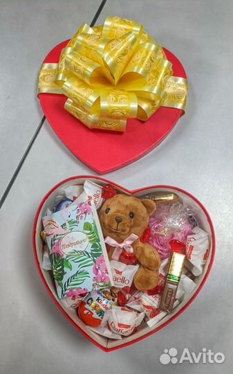 Подарочный набор 8 марта, сердце, конфеты, мишка