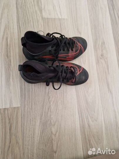 Футбольные бутсы nike