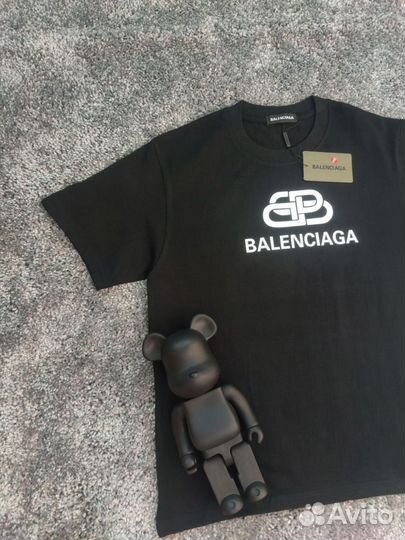 Футболка Balenciaga BB